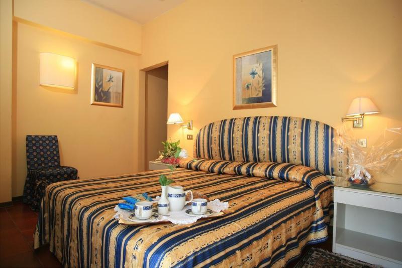 Hotel Nuovo Savi Montecatini Terme Exterior foto